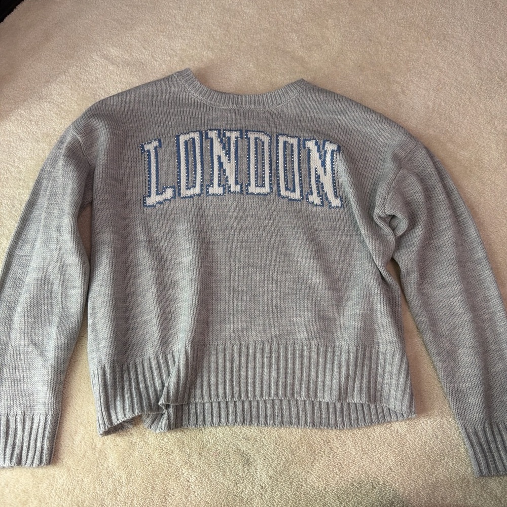 Stylish Gray Sweater with London Design